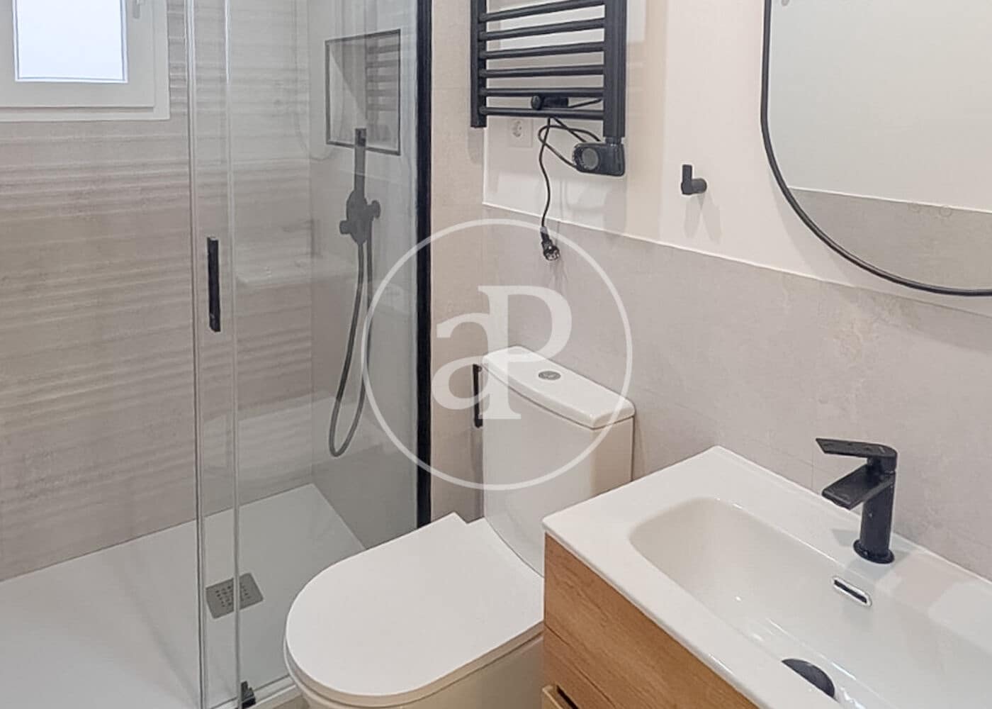 Apartamento de 2 habitaciones en Madrid ciudad en venta - 370.000 € (Ref: 9984998)
