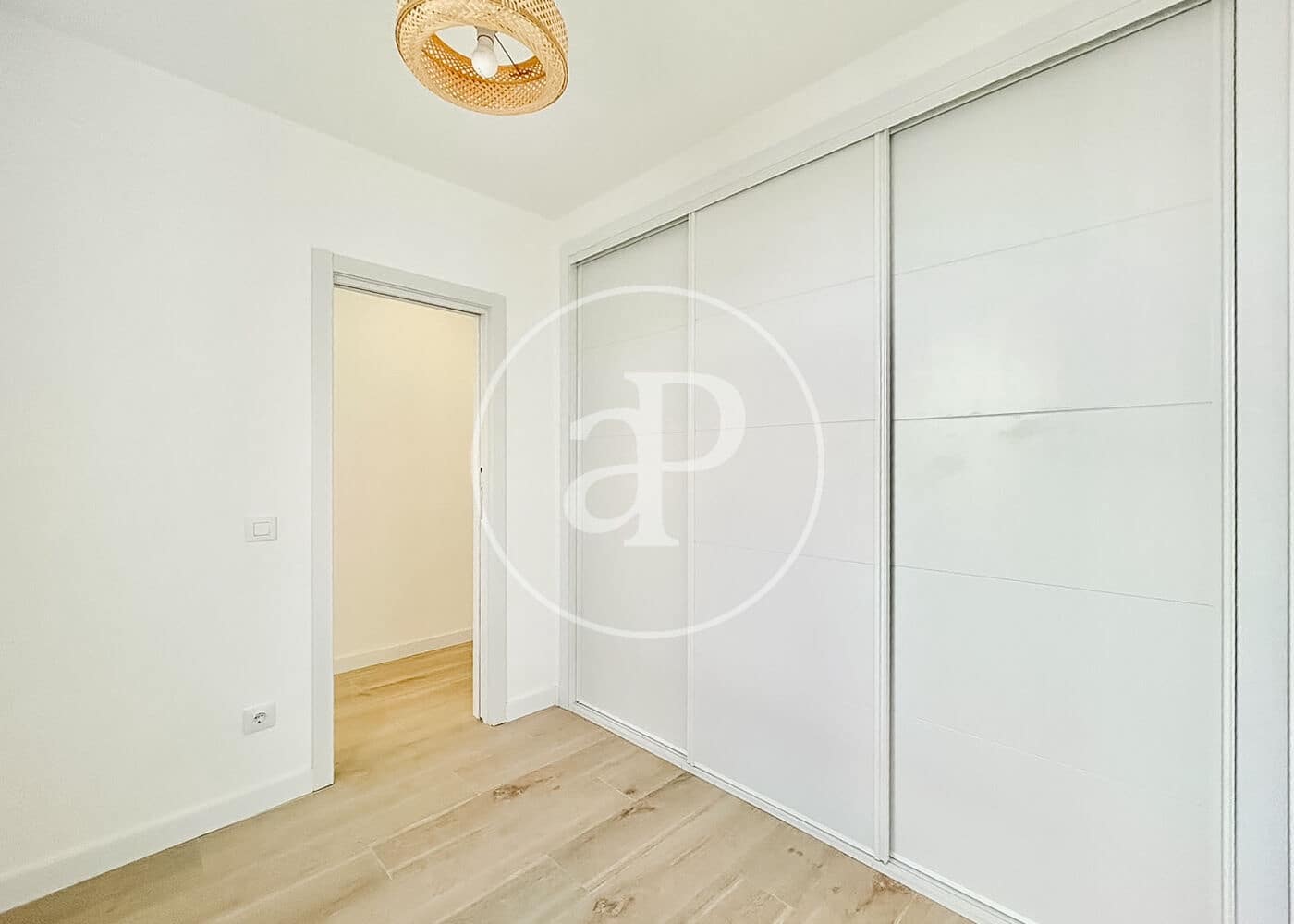 2 makuuhuone Huoneisto myytävänä paikassa Madrid kaupunki - 370 000 € (Ref: 9984998)