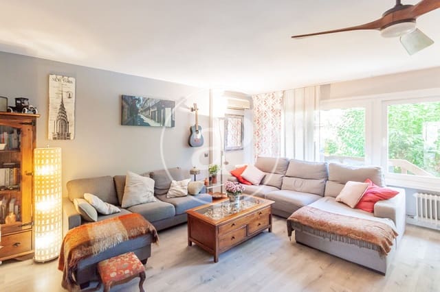 5 soveværelse Villa til salg i Pozuelo de Alarcón med swimmingpool - € 1.080.000 (Ref: 9986880)