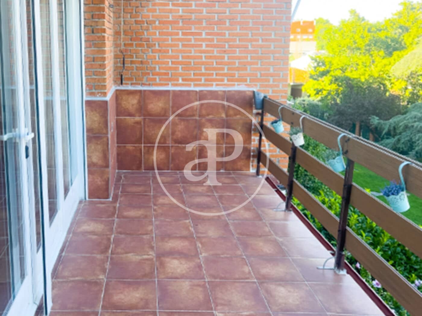 5 bedroom Villa for sale in Pozuelo de Alarcon with pool - € 1,080,000 (Ref: 9986880)