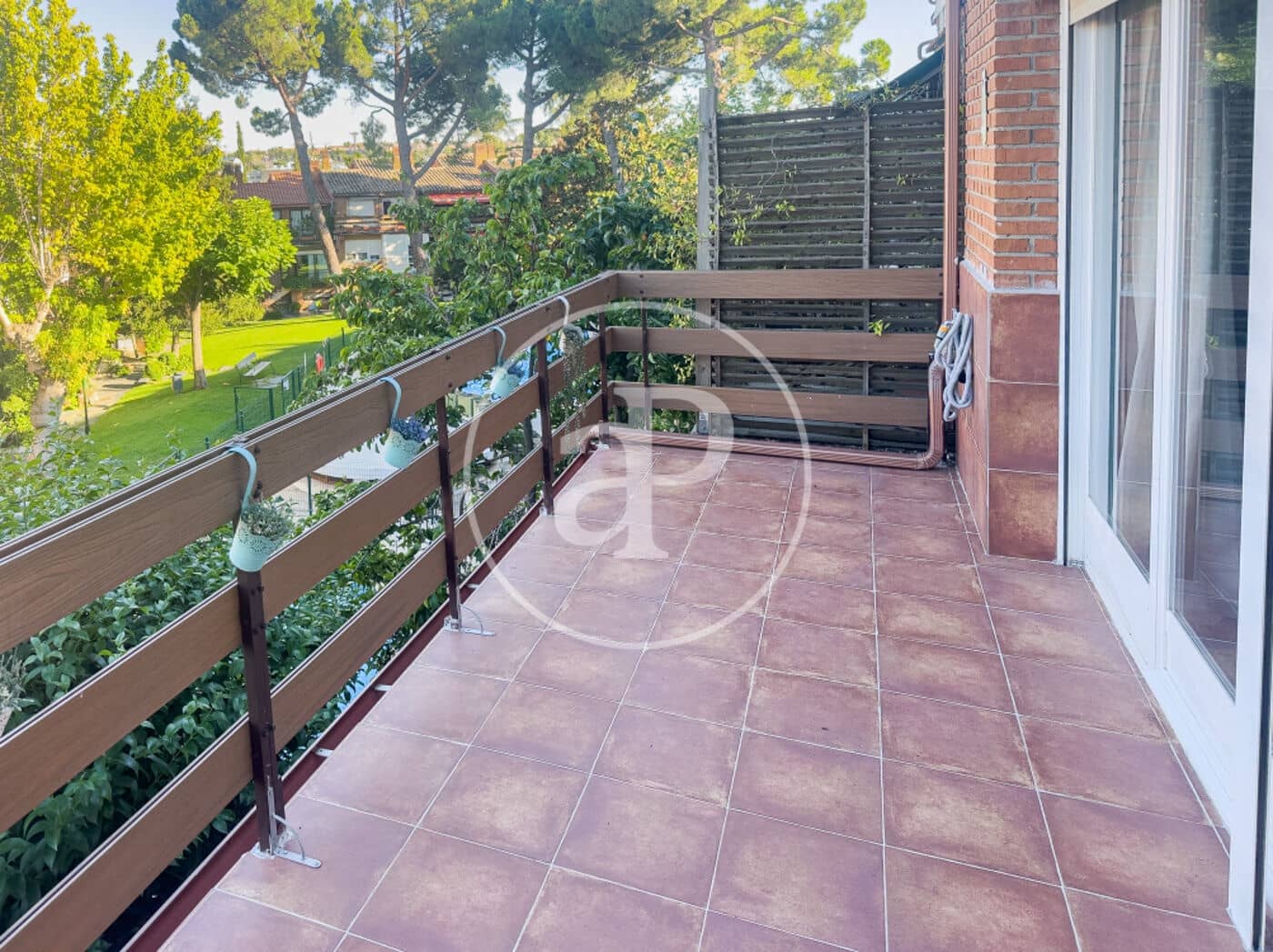 5 bedroom Villa for sale in Pozuelo de Alarcon with pool - € 1,080,000 (Ref: 9986880)