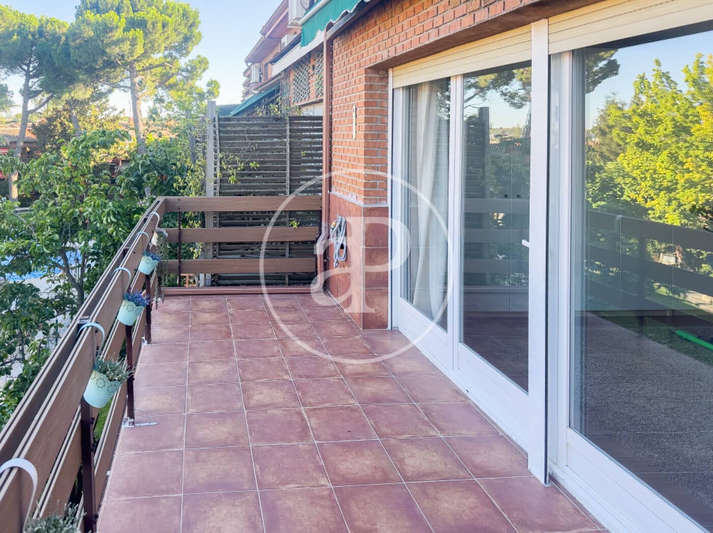 5 bedroom Villa for sale in Pozuelo de Alarcon with pool - € 1,080,000 (Ref: 9986880)