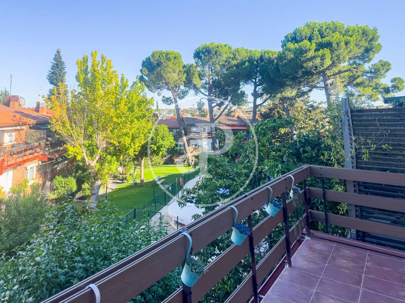 5 bedroom Villa for sale in Pozuelo de Alarcon with pool - € 1,080,000 (Ref: 9986880)