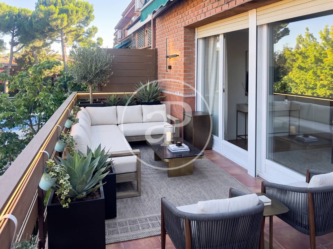 5 Zimmer Villa zu verkaufen in Pozuelo de Alarcon mit Pool - 1.080.000 € (Ref: 9986880)