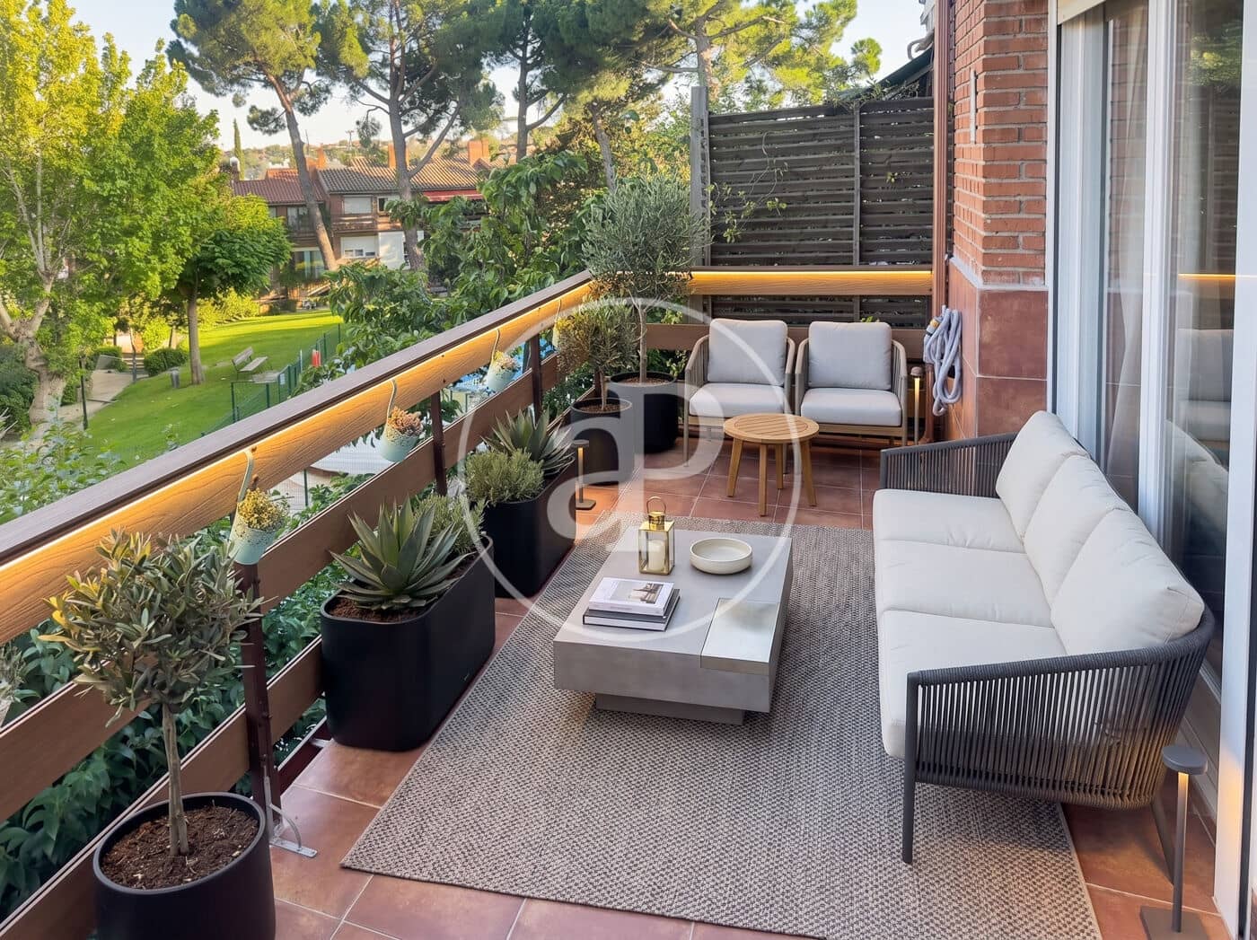 5 Zimmer Villa zu verkaufen in Pozuelo de Alarcon mit Pool - 1.080.000 € (Ref: 9986880)