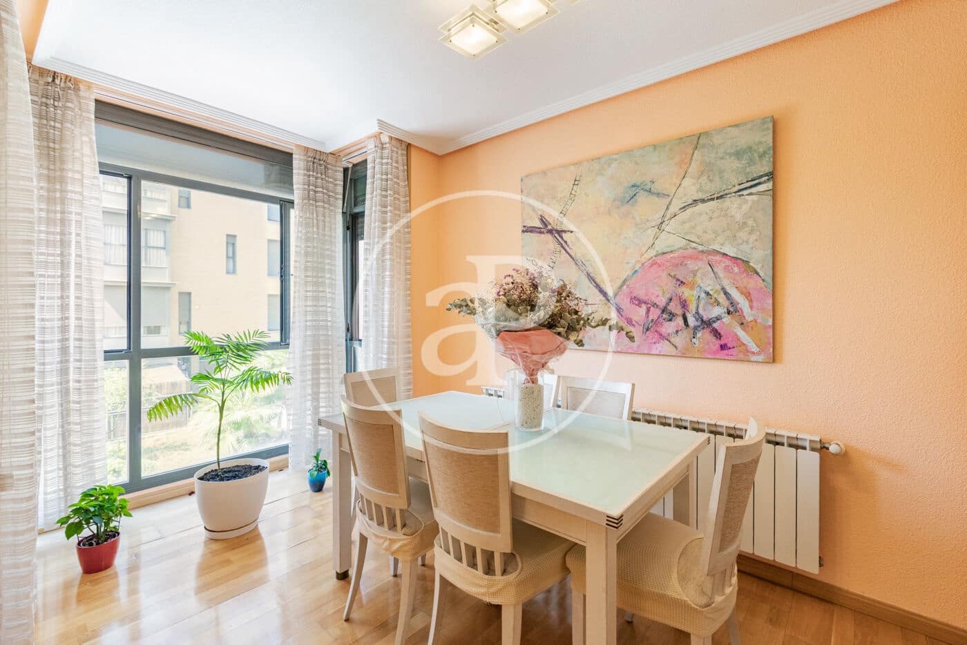 4 Zimmer Apartment zu verkaufen in Madrid Stadt mit Pool - 895.000 € (Ref: 9986881)