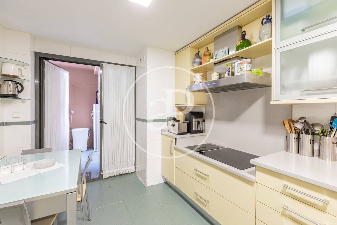 4 Zimmer Apartment zu verkaufen in Madrid Stadt mit Pool - 895.000 € (Ref: 9986881)