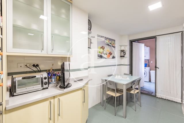 4 Zimmer Apartment zu verkaufen in Valdefuentes, Madrid Stadt mit Pool - 895.000 € (Ref: 9986881)