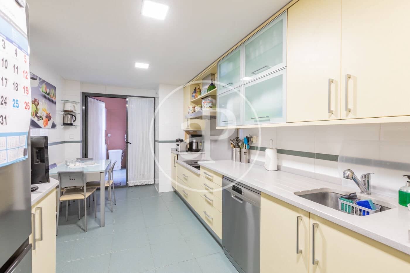 4 Zimmer Apartment zu verkaufen in Madrid Stadt mit Pool - 895.000 € (Ref: 9986881)