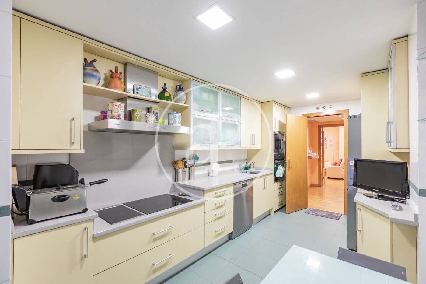 4 Zimmer Apartment zu verkaufen in Madrid Stadt mit Pool - 895.000 € (Ref: 9986881)