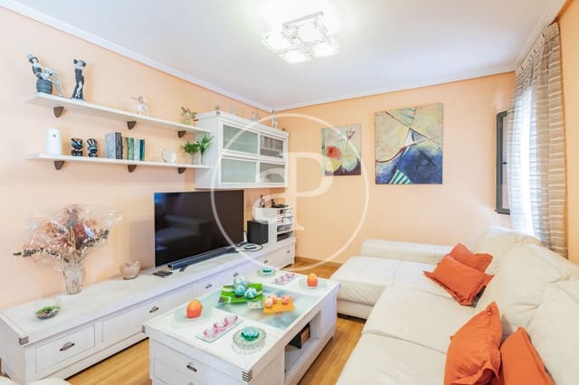 4 Zimmer Apartment zu verkaufen in Valdefuentes, Madrid Stadt mit Pool - 895.000 € (Ref: 9986881)