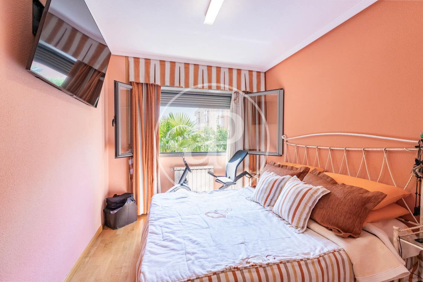 4 Zimmer Apartment zu verkaufen in Madrid Stadt mit Pool - 895.000 € (Ref: 9986881)