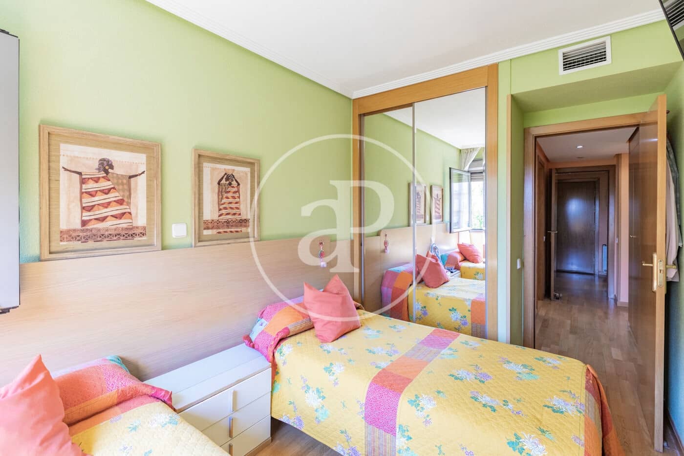 4 Zimmer Apartment zu verkaufen in Madrid Stadt mit Pool - 895.000 € (Ref: 9986881)