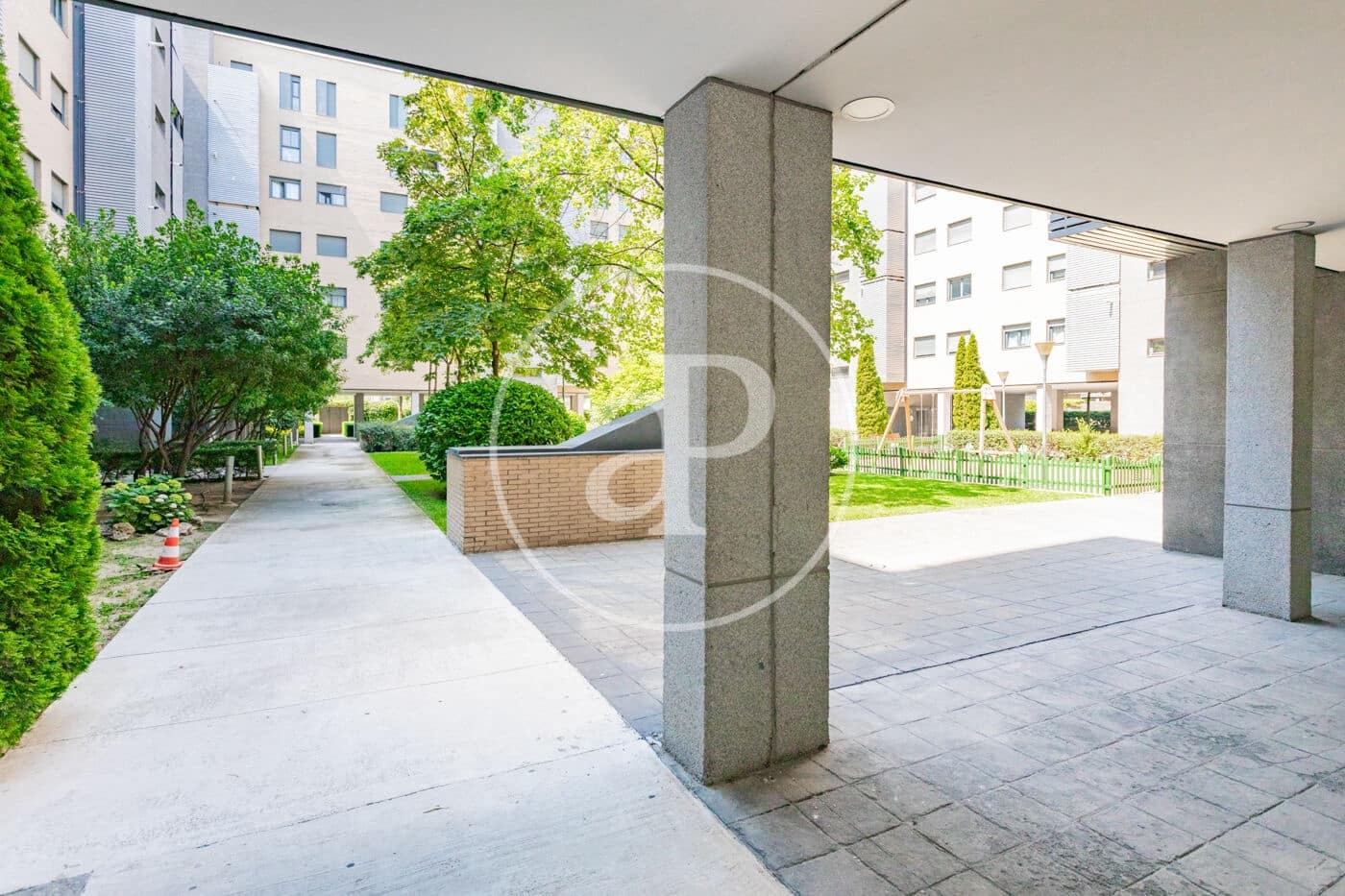 4 Zimmer Apartment zu verkaufen in Madrid Stadt mit Pool - 895.000 € (Ref: 9986881)