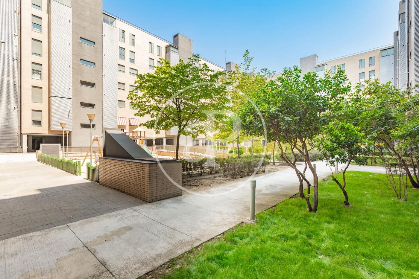 4 Zimmer Apartment zu verkaufen in Madrid Stadt mit Pool - 895.000 € (Ref: 9986881)