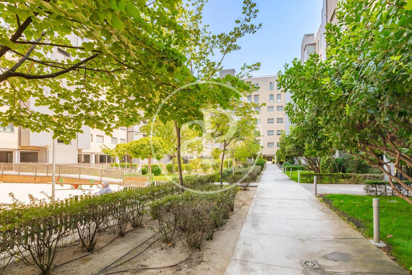 4 Zimmer Apartment zu verkaufen in Madrid Stadt mit Pool - 895.000 € (Ref: 9986881)