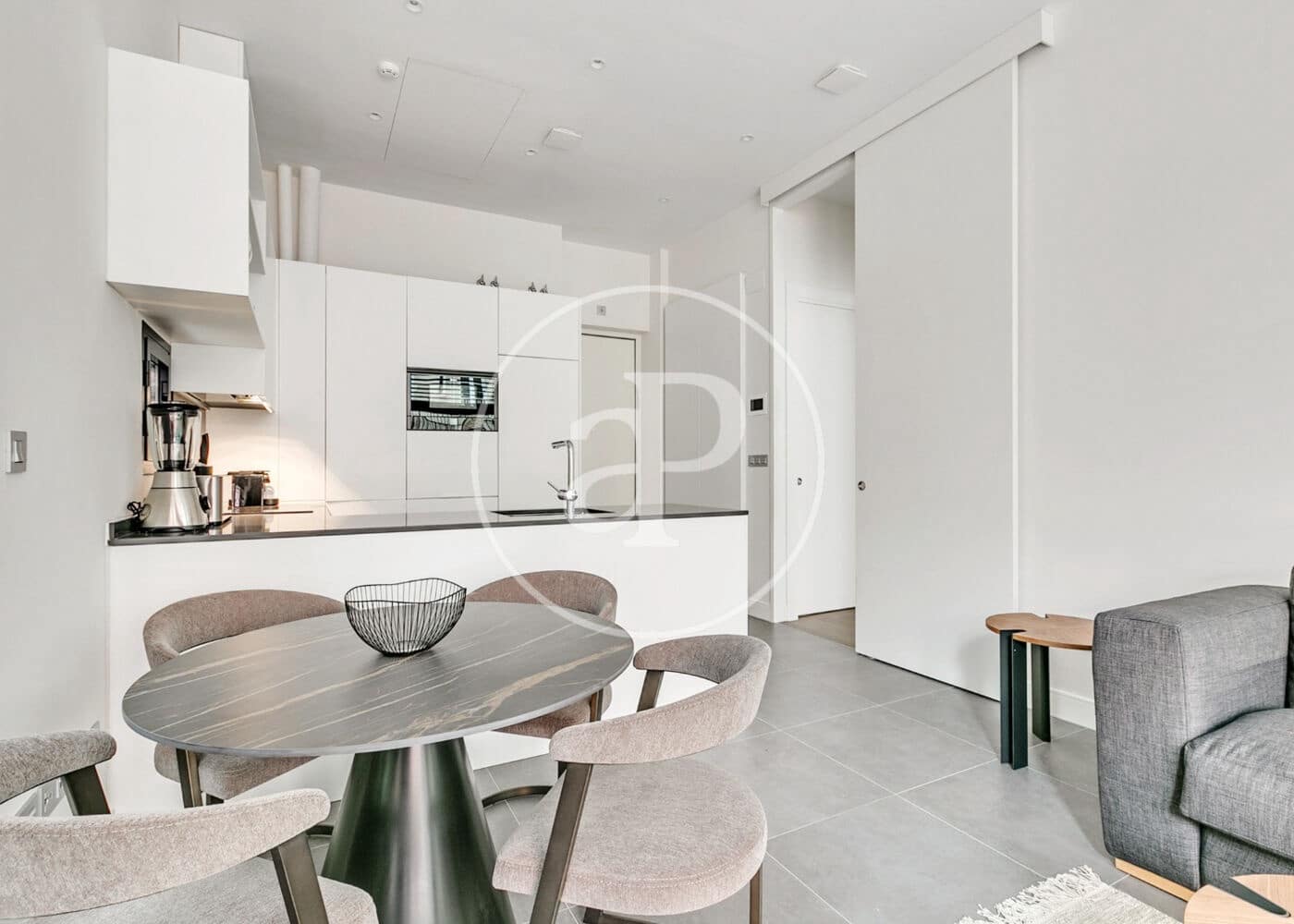1 slaapkamer Appartement te huur in Madrid stad - € 4.700 (Ref: 9986882)