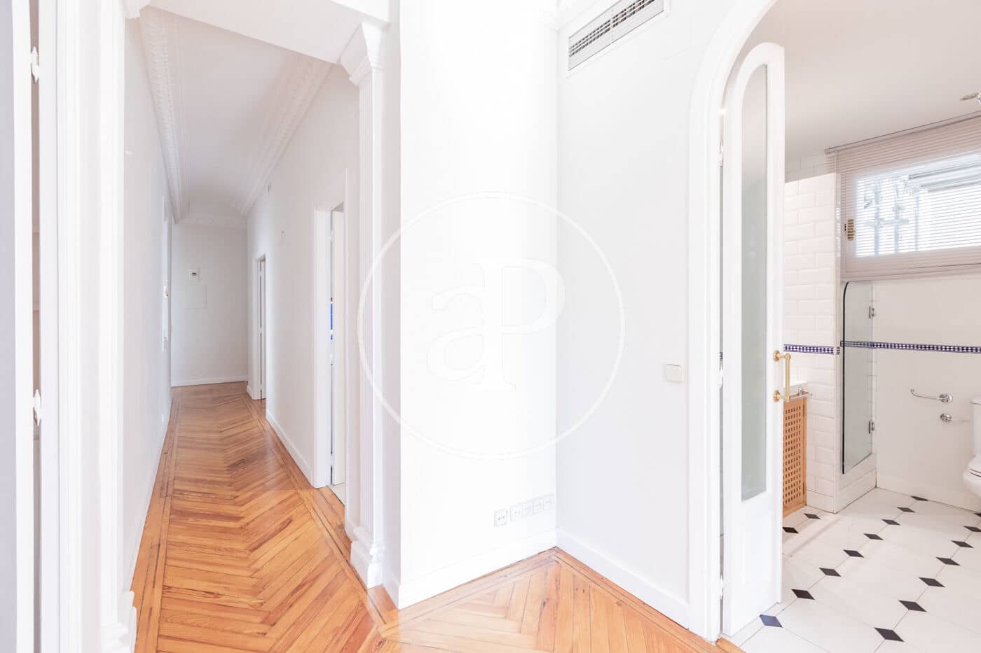 2 bedroom Apartment for rent in Madrid city - € 3,300 (Ref: 9986883)