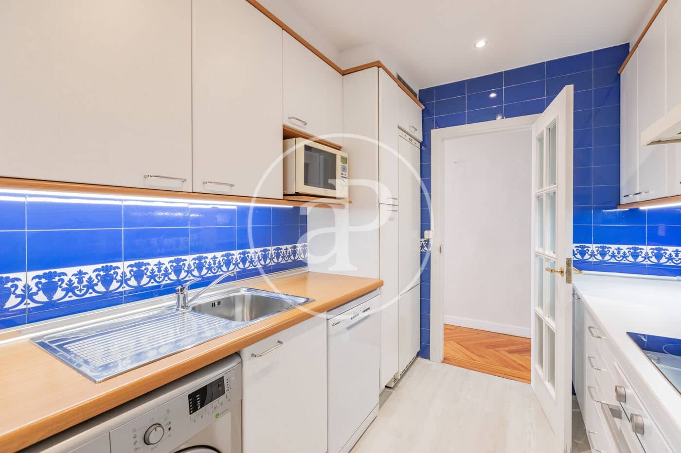 2 bedroom Apartment for rent in Madrid city - € 3,300 (Ref: 9986883)