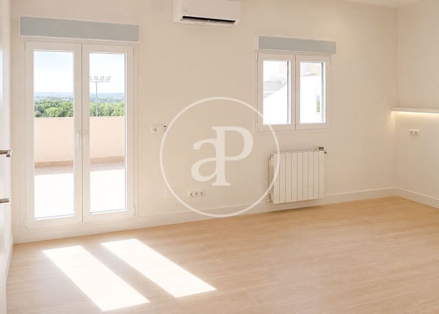 2 slaapkamer Appartement te koop in Casco Histórico de Barajas, Madrid stad - € 649.000 (Ref: 9986884)