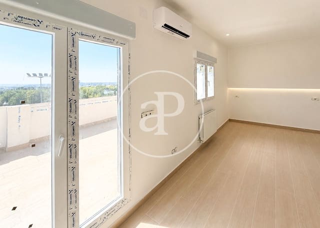 2 slaapkamer Appartement te koop in Casco Histórico de Barajas, Madrid stad - € 649.000 (Ref: 9986884)