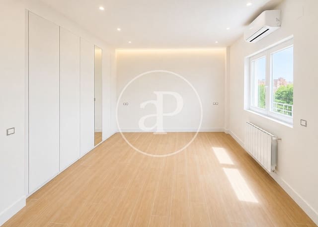2 slaapkamer Appartement te koop in Casco Histórico de Barajas, Madrid stad - € 649.000 (Ref: 9986884)