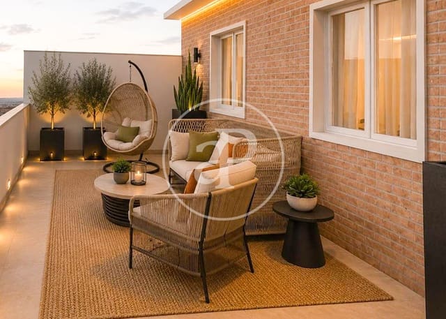 2 slaapkamer Appartement te koop in Casco Histórico de Barajas, Madrid stad - € 649.000 (Ref: 9986884)