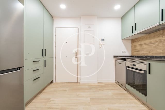 1 soveværelse Lejlighed til leje i Universidad, Madrid by - € 1.500 (Ref: 9990741)
