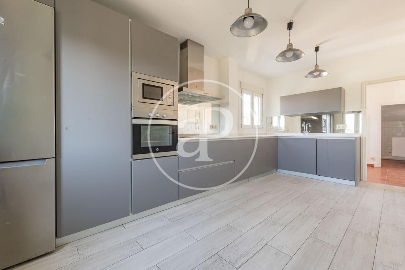 4 slaapkamer Penthouse te huur in Madrid stad met garage - € 5.500 (Ref: 9990742)