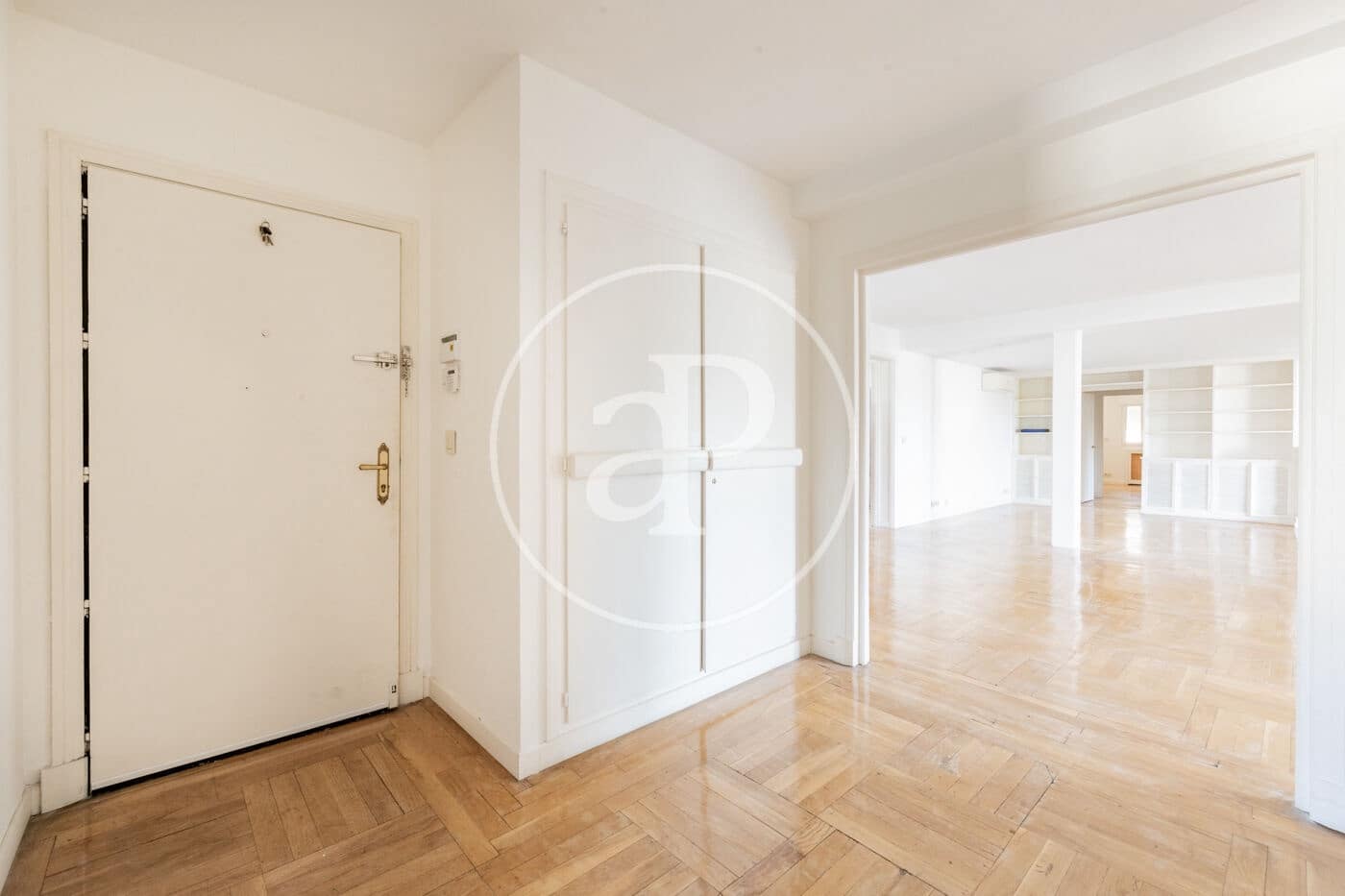 4 slaapkamer Penthouse te huur in Madrid stad met garage - € 5.500 (Ref: 9990742)