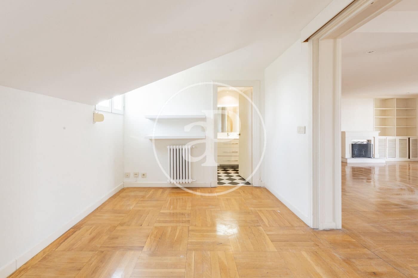 4 slaapkamer Penthouse te huur in Madrid stad met garage - € 5.500 (Ref: 9990742)