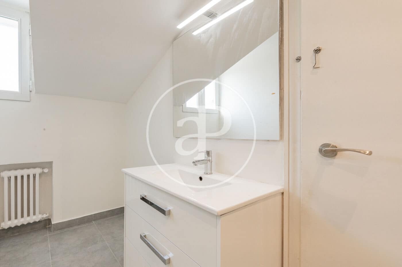 4 slaapkamer Penthouse te huur in Madrid stad met garage - € 5.500 (Ref: 9990742)