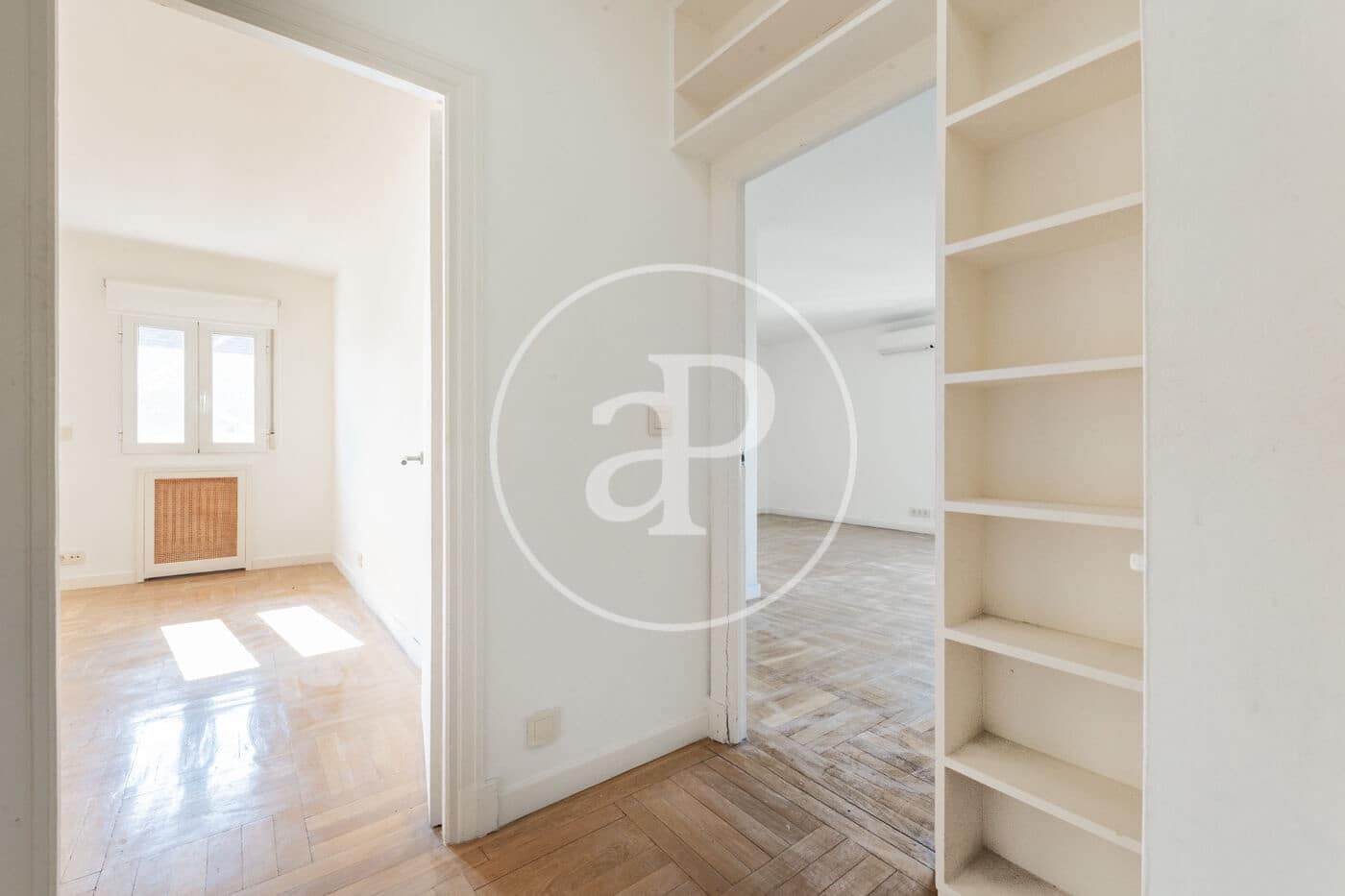 4 slaapkamer Penthouse te huur in Madrid stad met garage - € 5.500 (Ref: 9990742)