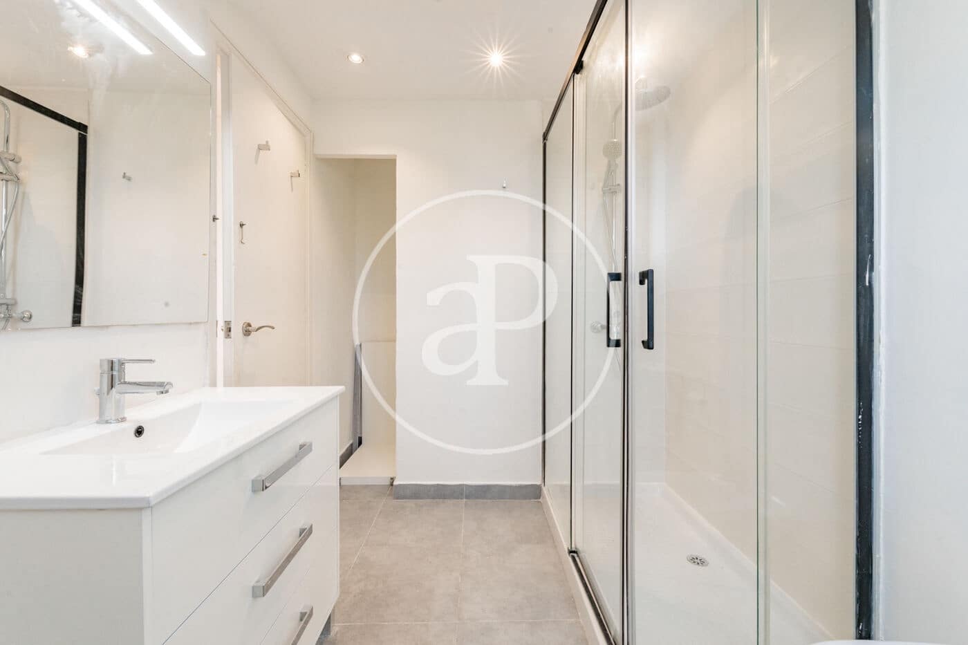 4 slaapkamer Penthouse te huur in Madrid stad met garage - € 5.500 (Ref: 9990742)