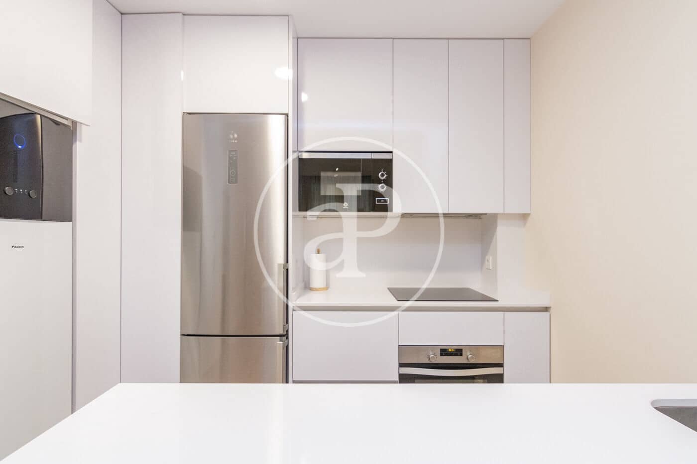 1 bedroom Apartment for rent in Madrid city with garage - € 1,700 (Ref: 9994263)
