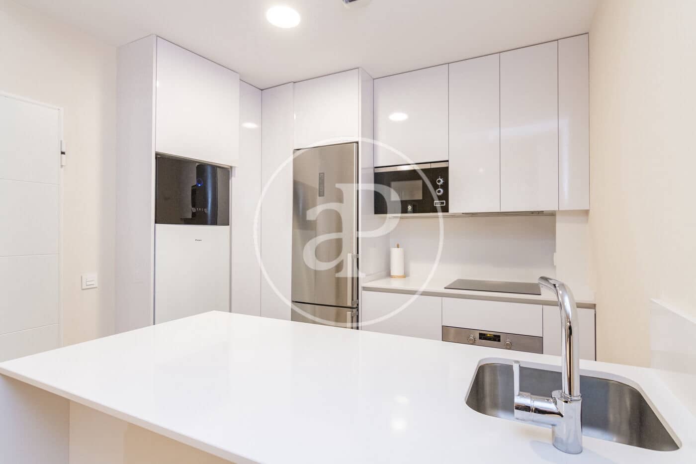 1 bedroom Apartment for rent in Madrid city with garage - € 1,700 (Ref: 9994263)