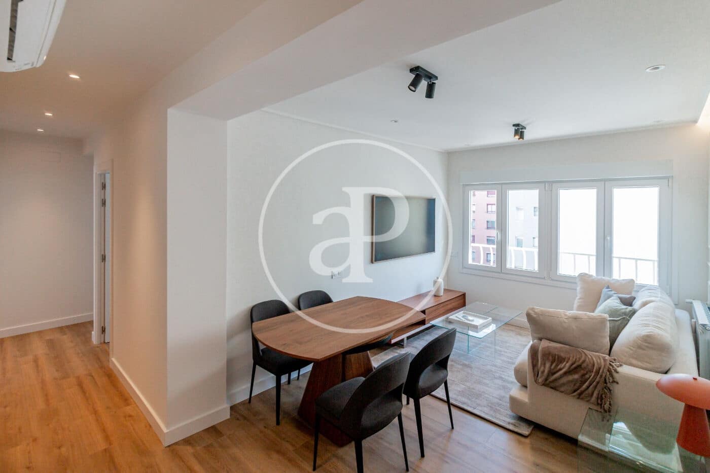 3 sovrum Lägenhet att hyra i Madrid stad - 4 000 € (Ref: 9994265)