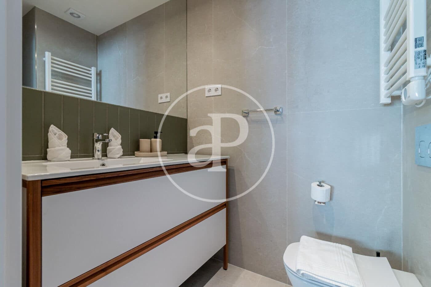 3 sovrum Lägenhet att hyra i Madrid stad - 4 000 € (Ref: 9994265)