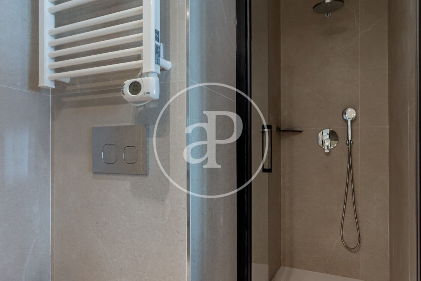 3 sovrum Lägenhet att hyra i Madrid stad - 4 000 € (Ref: 9994265)