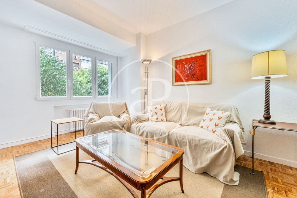 2 sovrum Lägenhet att hyra i Madrid stad - 2 300 € (Ref: 9999635)