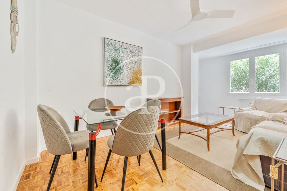 2 sovrum Lägenhet att hyra i Madrid stad - 2 300 € (Ref: 9999635)