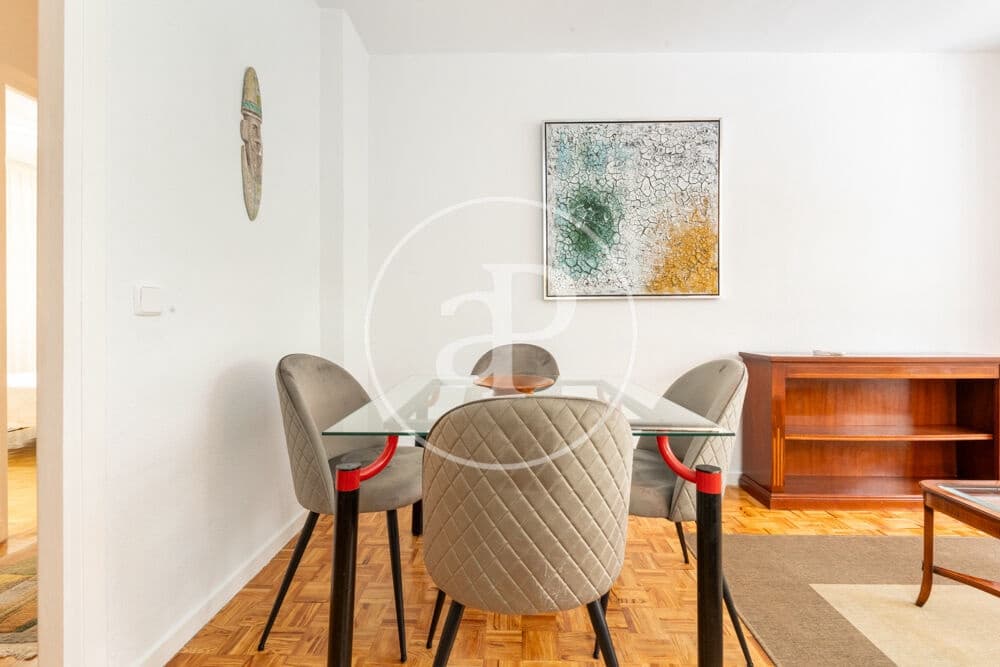 2 sovrum Lägenhet att hyra i Madrid stad - 2 300 € (Ref: 9999635)