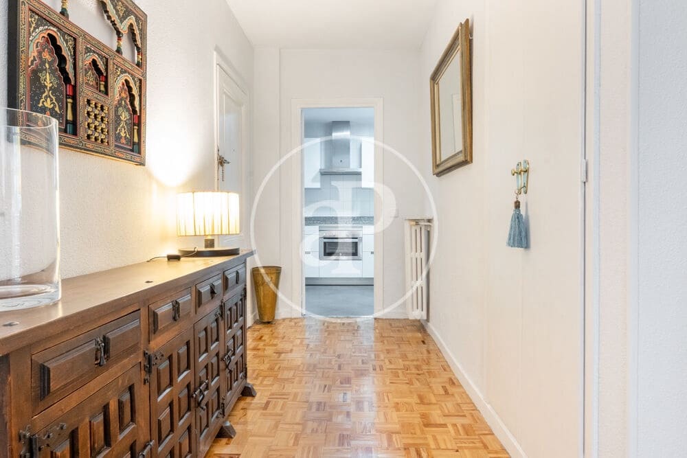 2 sovrum Lägenhet att hyra i Madrid stad - 2 300 € (Ref: 9999635)
