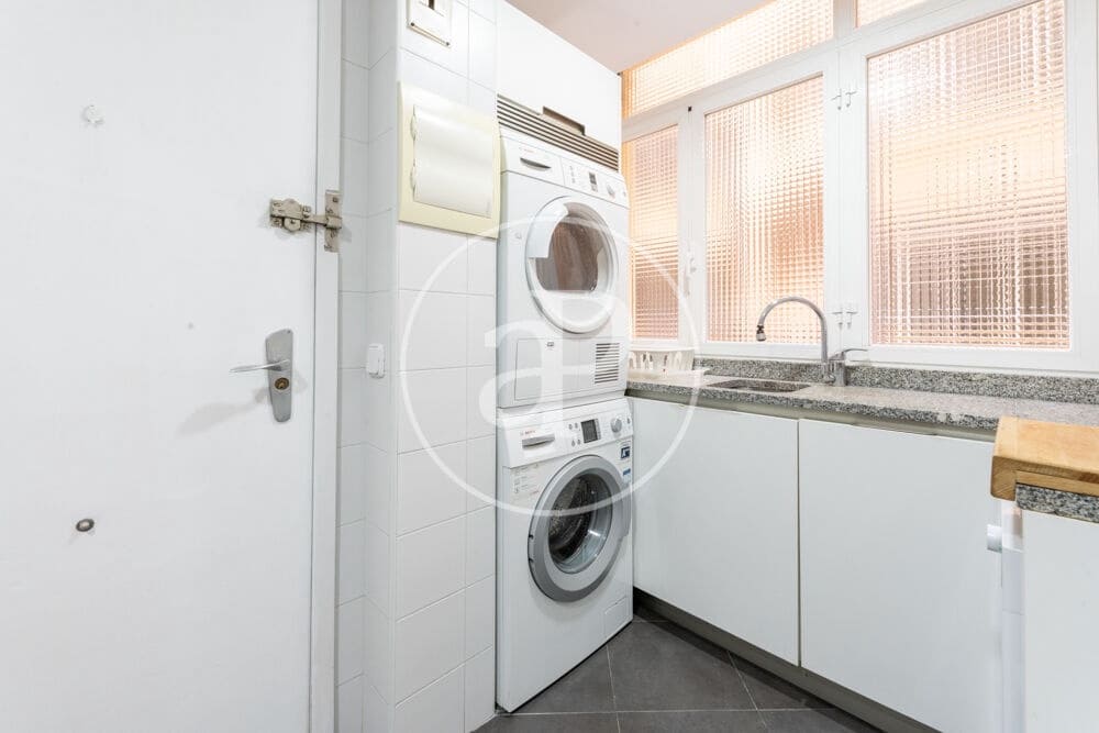 2 sovrum Lägenhet att hyra i Madrid stad - 2 300 € (Ref: 9999635)