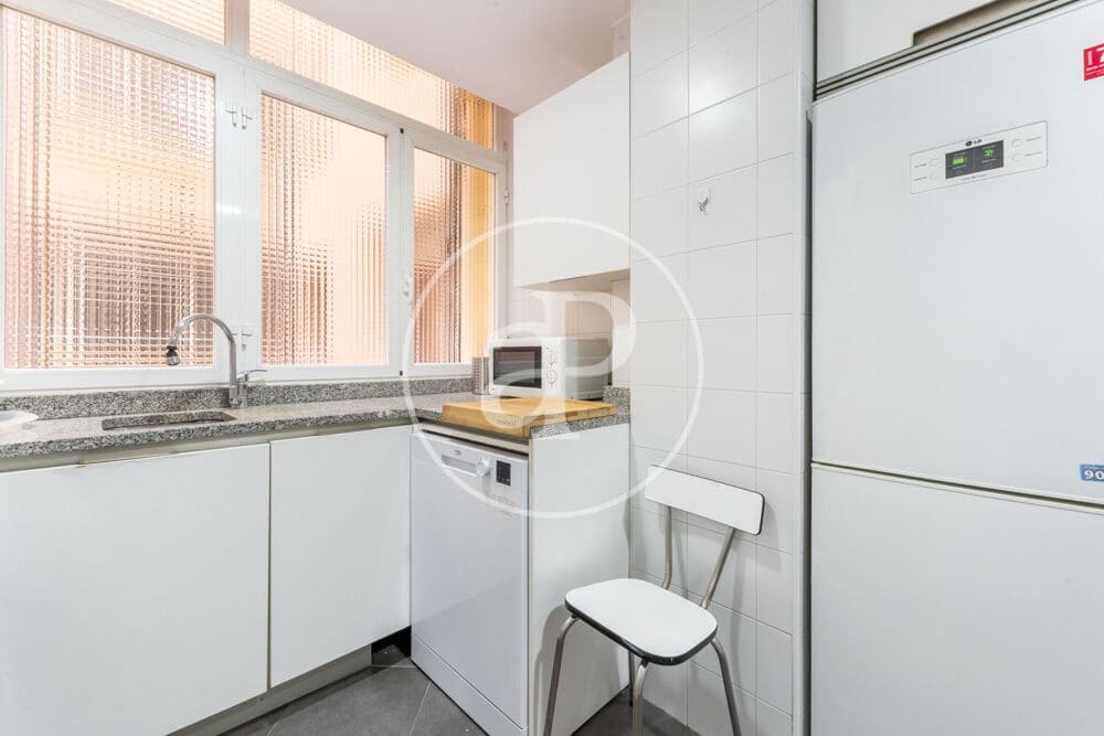 2 sovrum Lägenhet att hyra i Madrid stad - 2 300 € (Ref: 9999635)