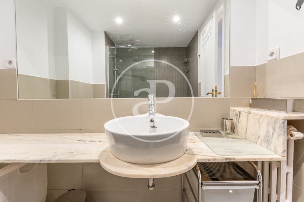 2 sovrum Lägenhet att hyra i Madrid stad - 2 300 € (Ref: 9999635)