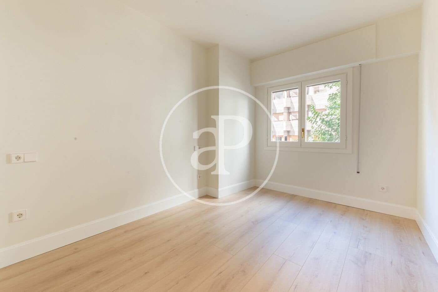 2 sypialnia Apartament do wynajęcia w Miasto Madryt z basenem garażem - 2 800 € (Ref: 9999636)
