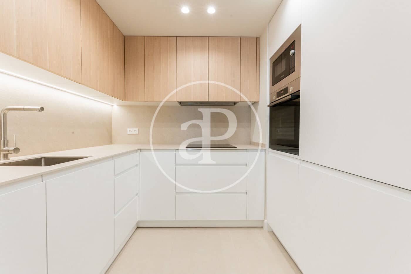 2 sypialnia Apartament do wynajęcia w Miasto Madryt z basenem garażem - 2 800 € (Ref: 9999636)