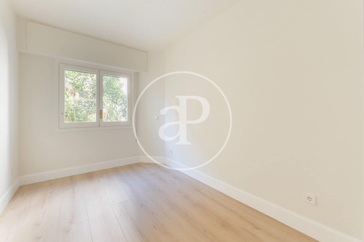 2 sypialnia Apartament do wynajęcia w Miasto Madryt z basenem garażem - 2 800 € (Ref: 9999636)