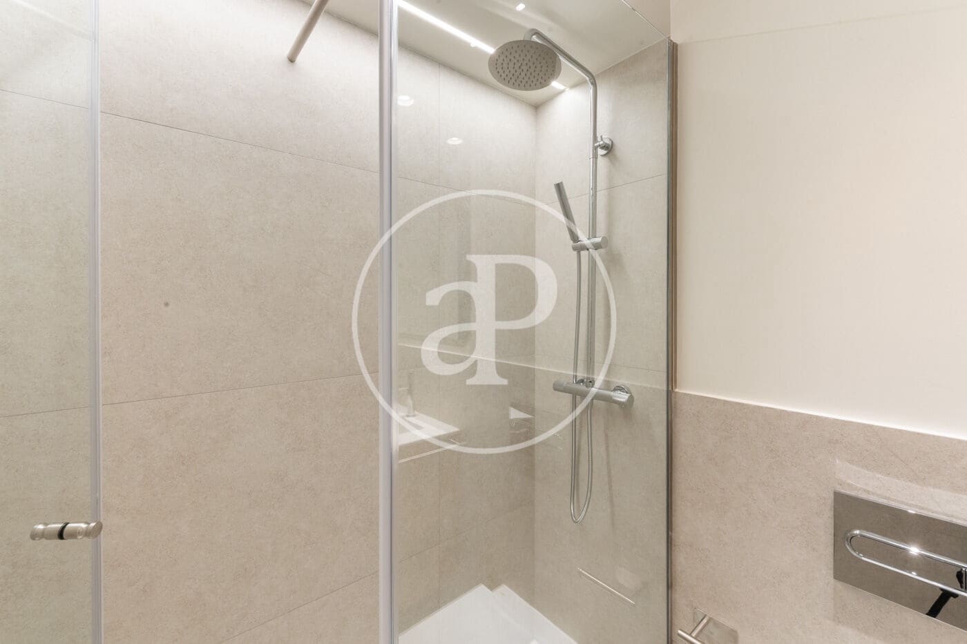 2 sypialnia Apartament do wynajęcia w Miasto Madryt z basenem garażem - 2 800 € (Ref: 9999636)